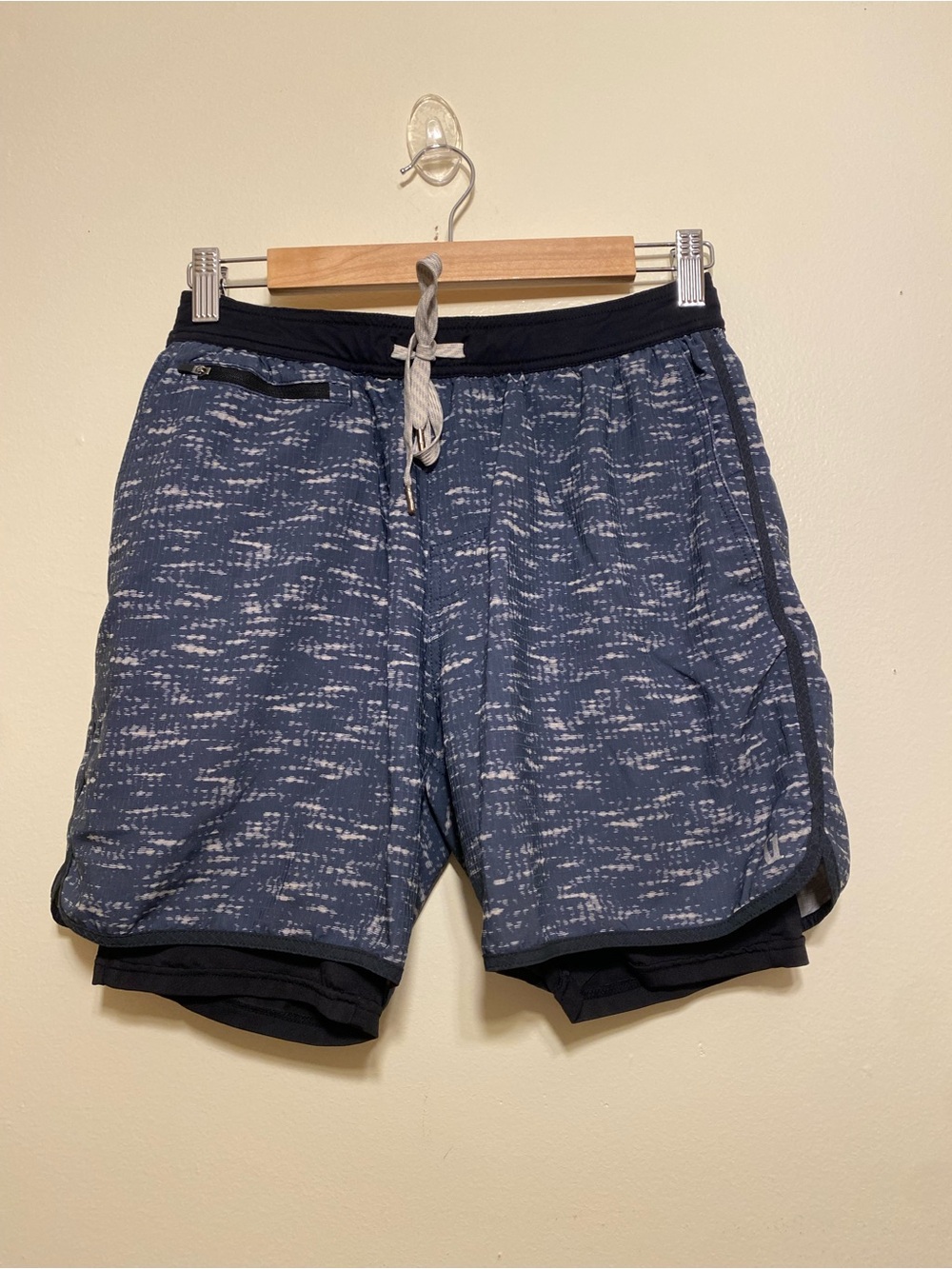 Vuori Men's Navy Heathered Athletic Shorts with Black Linery. Size m